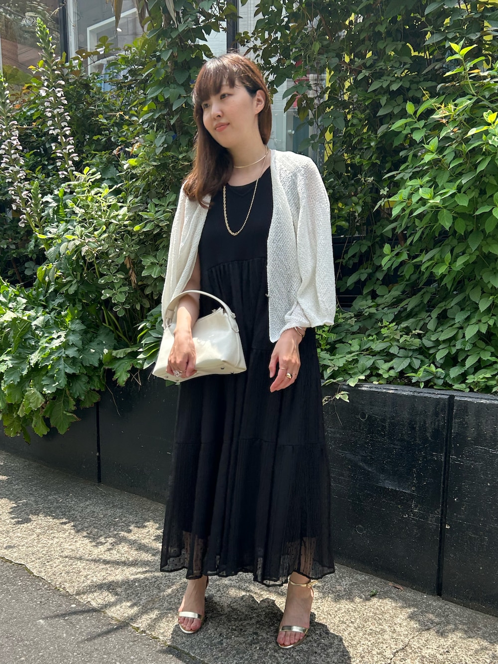 「オケージョン、オケージョンスタイル、オケージョンワンピース、30代コーデ、30代、ワンピース、ワンピーススタイル、ワンピースコーデ、ワンピース カーディガン、パーティースタイル、大人可愛い」｜「un dix corsの《主役級アイテム》ニット切替プリーツジャガードドットワンピース（ワンピース、ブラック系）」を使った、なのさん（レディース・162cm）の春コーディネートの2枚目の写真