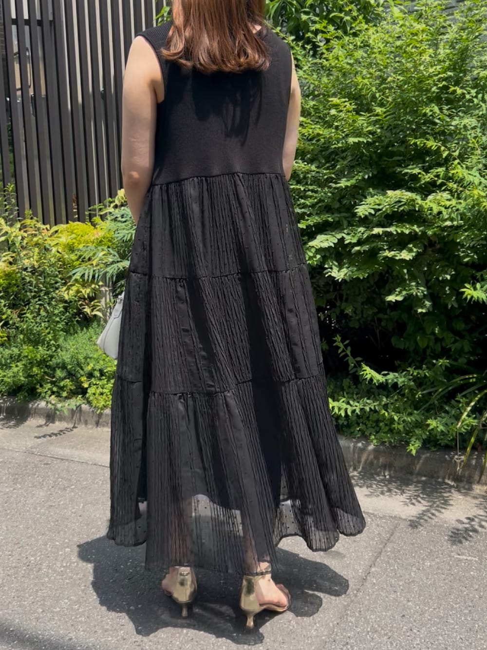 「オケージョン、オケージョンスタイル、オケージョンワンピース、30代コーデ、30代、ワンピース、ワンピーススタイル、ワンピースコーデ、ワンピース カーディガン、パーティースタイル、大人可愛い」｜「un dix corsの《主役級アイテム》ニット切替プリーツジャガードドットワンピース（ワンピース、ブラック系）」を使った、なのさん（レディース・162cm）の春コーディネートの5枚目の写真