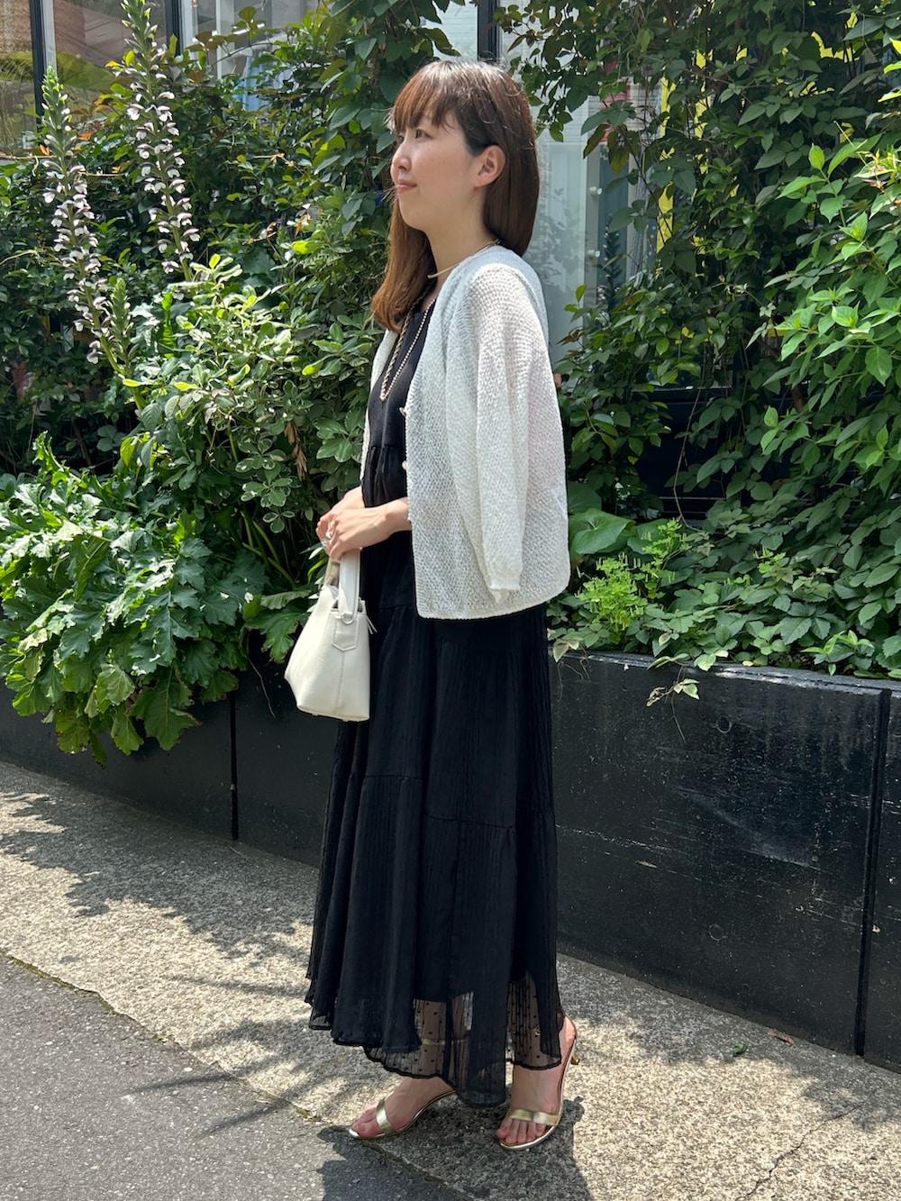「オケージョン、オケージョンスタイル、オケージョンワンピース、30代コーデ、30代、ワンピース、ワンピーススタイル、ワンピースコーデ、ワンピース カーディガン、パーティースタイル、大人可愛い」｜「un dix corsの《主役級アイテム》ニット切替プリーツジャガードドットワンピース（ワンピース、ブラック系）」を使った、なのさん（レディース・162cm）の春コーディネートの3枚目の写真