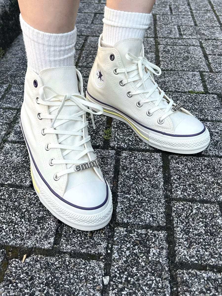 「ホワイト、大人カジュアル、ワンマイルウェア、バッグ、パンツ、ボーダー、骨格ナチュラル、CONVERSE」｜「emmiのリボンディティールトップス（ニット/セーター、ホワイト系）」を使った、emmiさん（メンズ・155cm）の夏コーディネートの5枚目の写真