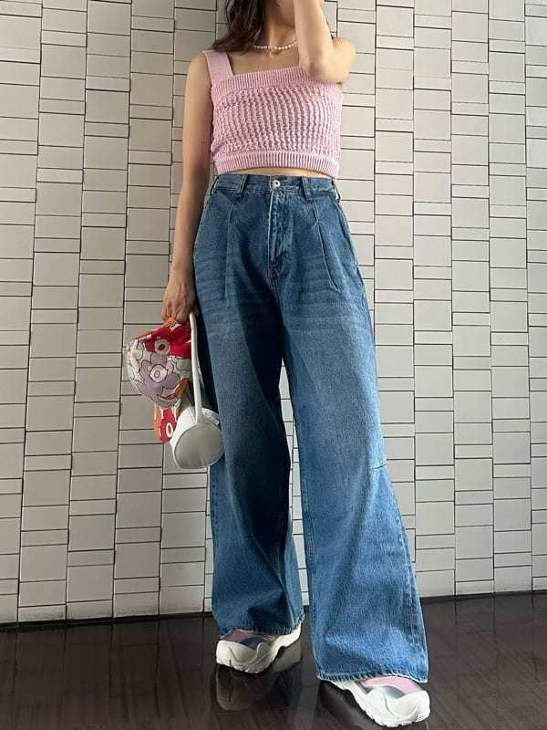 「大人カジュアル、骨格ナチュラル」｜「emmiのメッシュニットベアトップス（ニット/セーター、ピンク系）」を使った、emmiさん（レディース・156cm）の春コーディネートの2枚目の写真