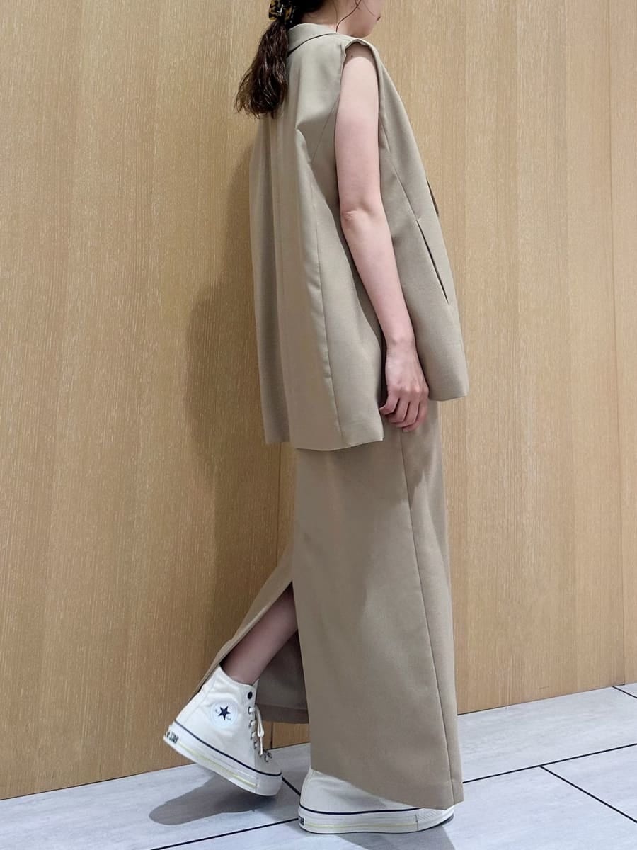 「大人カジュアル、ワンピース、骨格ナチュラル、CONVERSE」|「emmiのIラインキャミワンピース(ワンピース、グリーン系)」を使った、emmiさん(レディース・157cm)の夏コーディネートの3枚目の写真