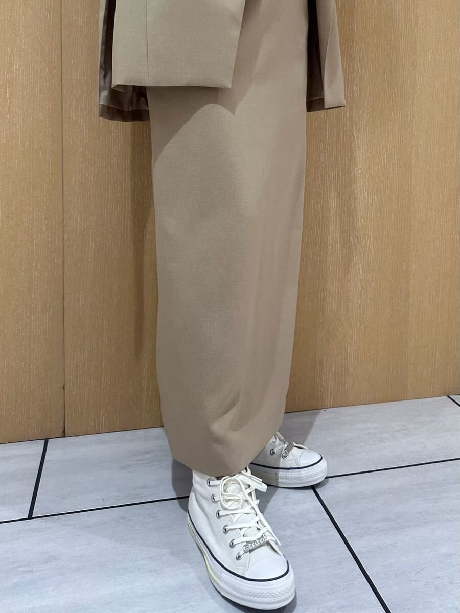 「大人カジュアル、ワンピース、骨格ナチュラル、CONVERSE」|「emmiのIラインキャミワンピース(ワンピース、グリーン系)」を使った、emmiさん(レディース・157cm)の夏コーディネートの5枚目の写真