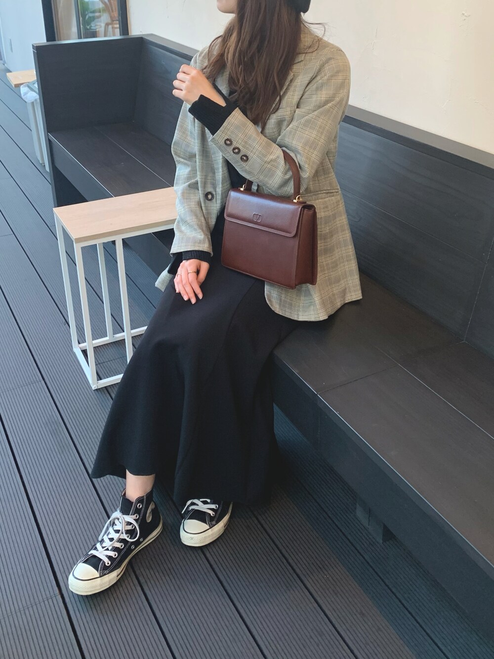 「大人カジュアル、プチプラコーデ、秋冬、ワンピーススタイル、秋服、チェック、ジャケット、ベレー帽、ベレー帽×メガネ、高身長女子、高身長コーデ、スニーカーコーデ、プチプラ、秋コーデ、休日スタイル」｜「PURILの【PURIL】ダブルブレストテーラードジャケット（テーラードジャケット、グレー系）」を使った、m.さん（レディース・165cm）の秋コーディネートの2枚目の写真