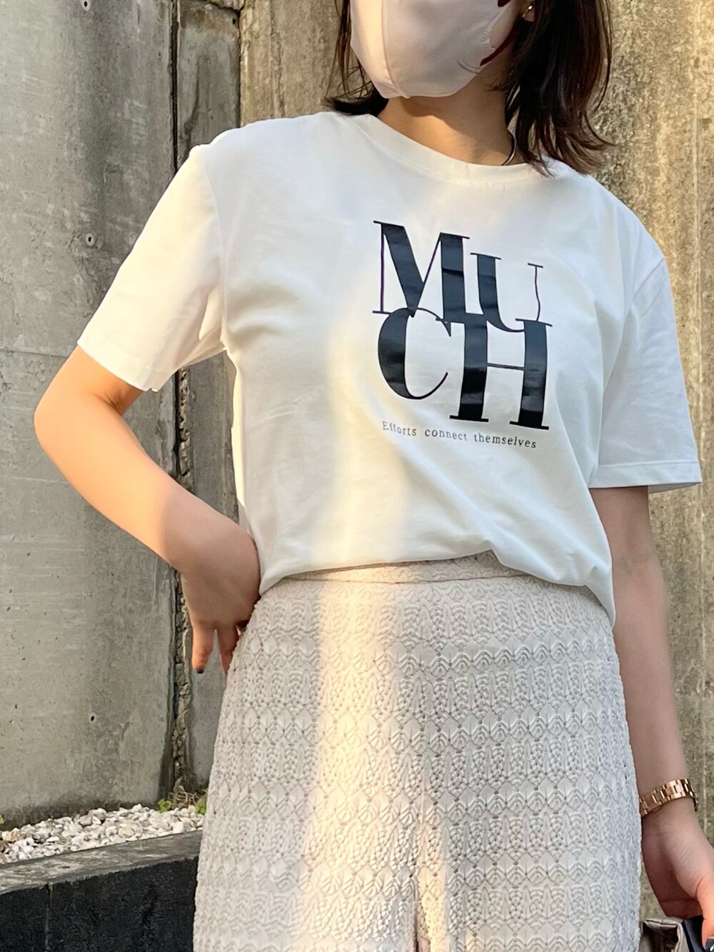 「いまどきジャケット写真、お出かけコーデ、オトナカワイイ、オトナ女子、骨格ウェーブ、お仕事、ジャケットスタイル、大人コーデ、ワントーンコーデ、レースパンツ、ロゴT、センスオブプレイス、feepur」｜「SENSE OF PLACE by URBAN RESEARCHのアイテム（ジャケット/アウター、ベージュ系）」を使った、Ri!さん（レディース・159cm）の春コーディネートの4枚目の写真