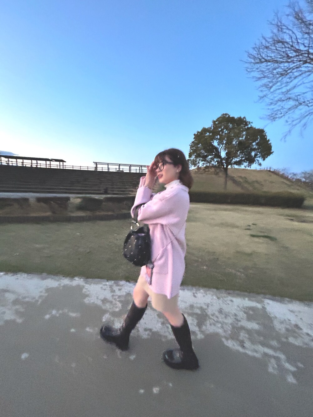 「ピンク、ロングブーツ、March、ootd」｜「LOWRYS FARMのエリツキニットカーデ  184245（カーディガン/ボレロ、ピンク系）」を使った、mooka🍑さん（レディース・160cm）の夏コーディネートの2枚目の写真