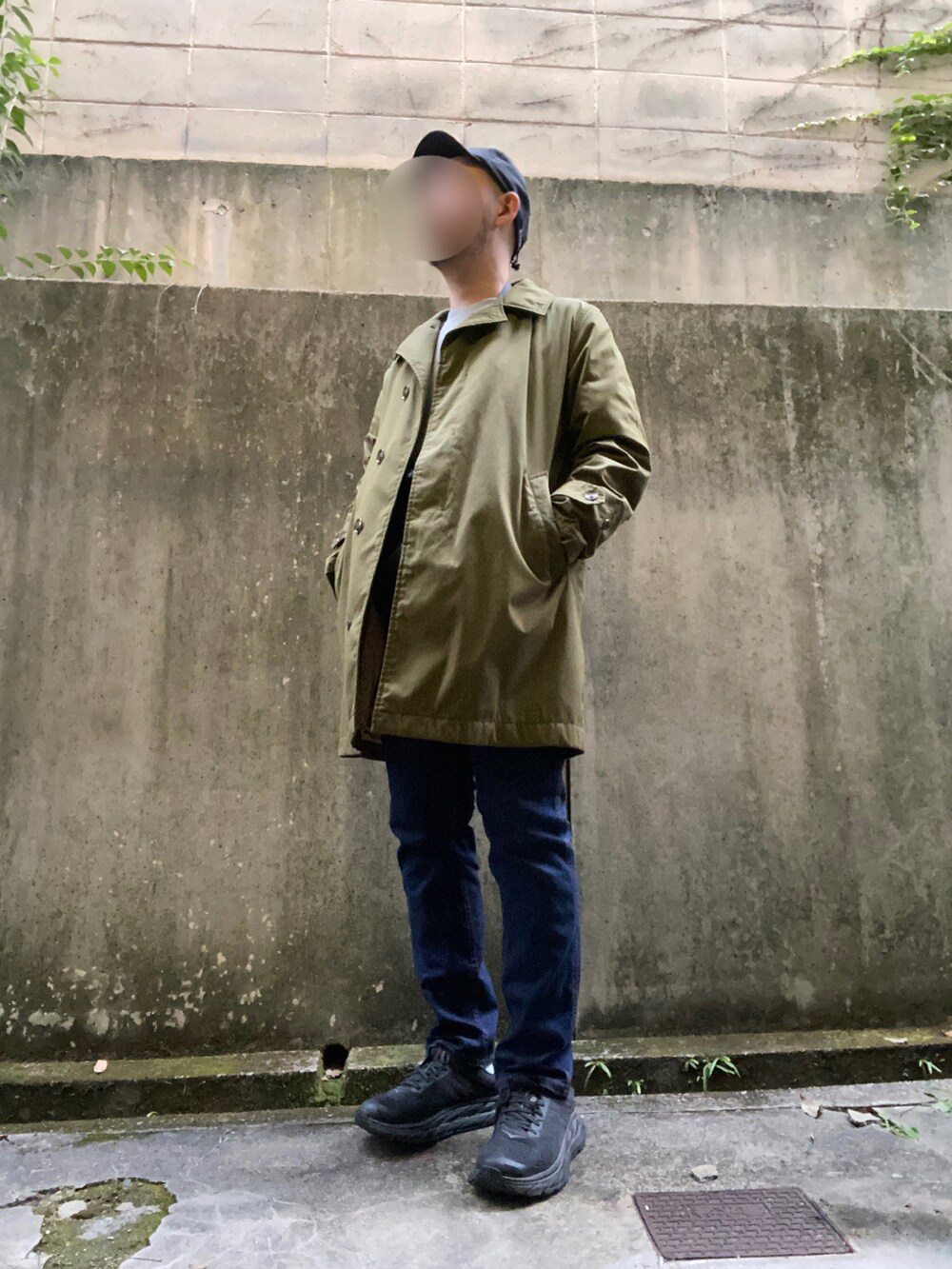 「オトナカジュアル、休日コーデ、秋服、ノーカラーコート、コート、秋冬コーデ、ノースフェイス、グラミチ」｜「Gramicciのアイテム（デニムパンツ、ブルー系）」を使った、ヒロさん（メンズ・169cm）の秋コーディネートの2枚目の写真