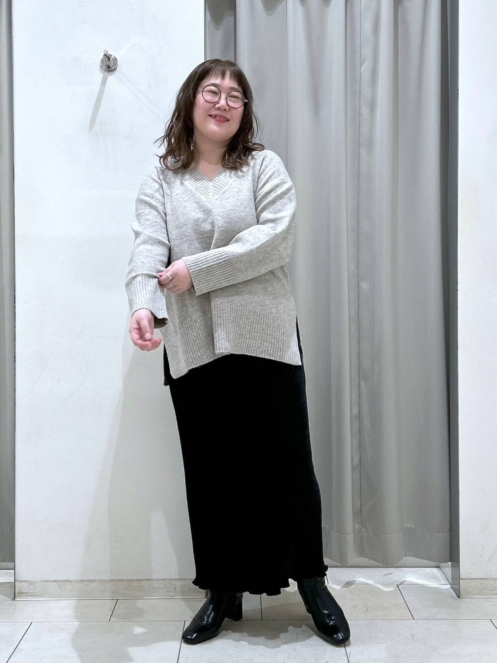 「ブーツ、冬コーデ、体型カバー、着痩せ・細見え、カジュアル、ブランドミックス、ぽっちゃり_GLOBAL WORK、LOWRYS FARM、GLOBAL WORK、ニット、スカート、ウツクシルエット_GLOBAL WORK、コート」｜「GLOBAL WORKのウツクシルエット撥水ダウンコート/194276（ダウンジャケット/コート、ベージュ系）」を使った、たけちゃんさん（レディース・162cm）の冬コーディネートの5枚目の写真