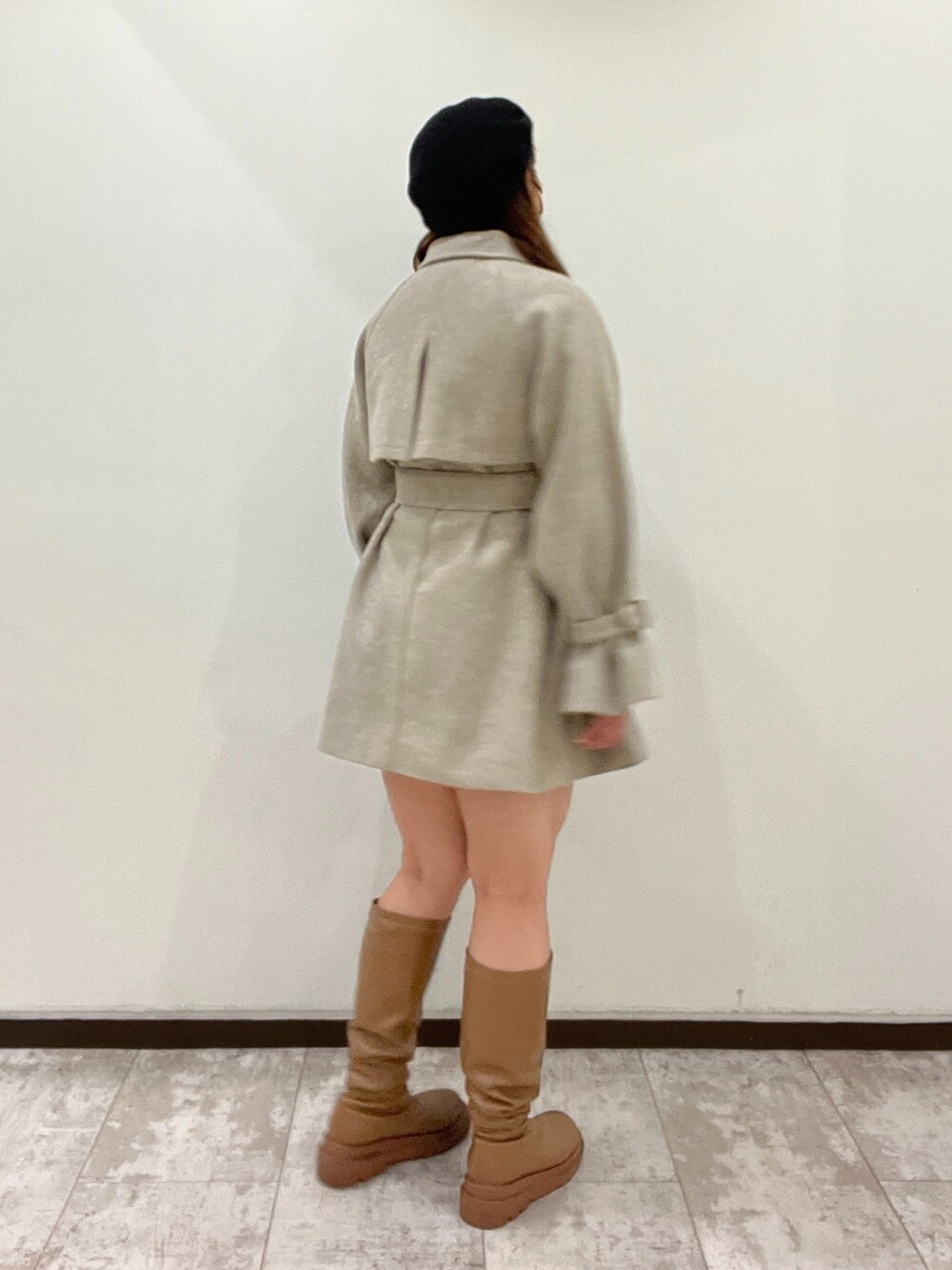 「秋コーデ、オトナ女子、秋服、秋色コーデ、休日スタイル、パンツコーデ、ニット、大人かわいい、高身長女子、冬コーデ、ブーツ、アウター、骨格ウェーブ、骨格診断ウェーブ」｜「OLIVE des OLIVEのミドル丈コート（ステンカラーコート、ブラウン系）」を使った、やまちろさん（レディース・160cm）の秋コーディネートの3枚目の写真