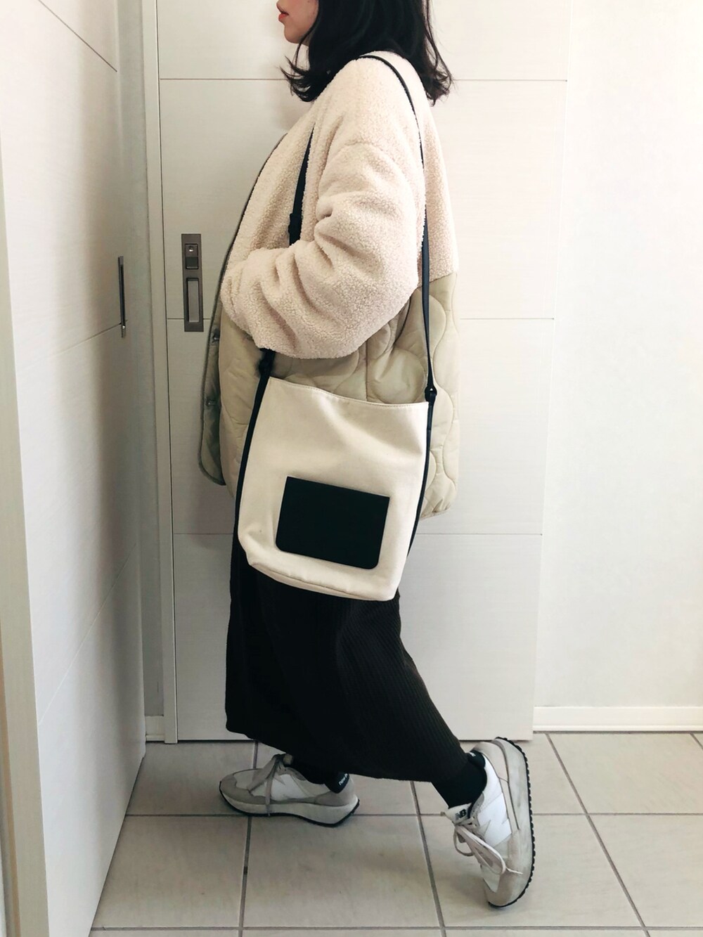 「オトナカジュアル、大人女子、カジュアル、冬コーデ、低身長コーデ、低身長、低身長女子、シンプル、ニットワンピース、urban research lab、アーバンリサーチラボ、キルティングジャケット、ボアジャケット、オトナ女子、シンフルコーデ」｜「UR Lab.のUR Lab.　2WAYボアキルトドッキングブルゾン（その他アウター、ホワイト系）」を使った、❁⃘asa❁⃘さん（レディース・150cm）の冬コーディネートの3枚目の写真