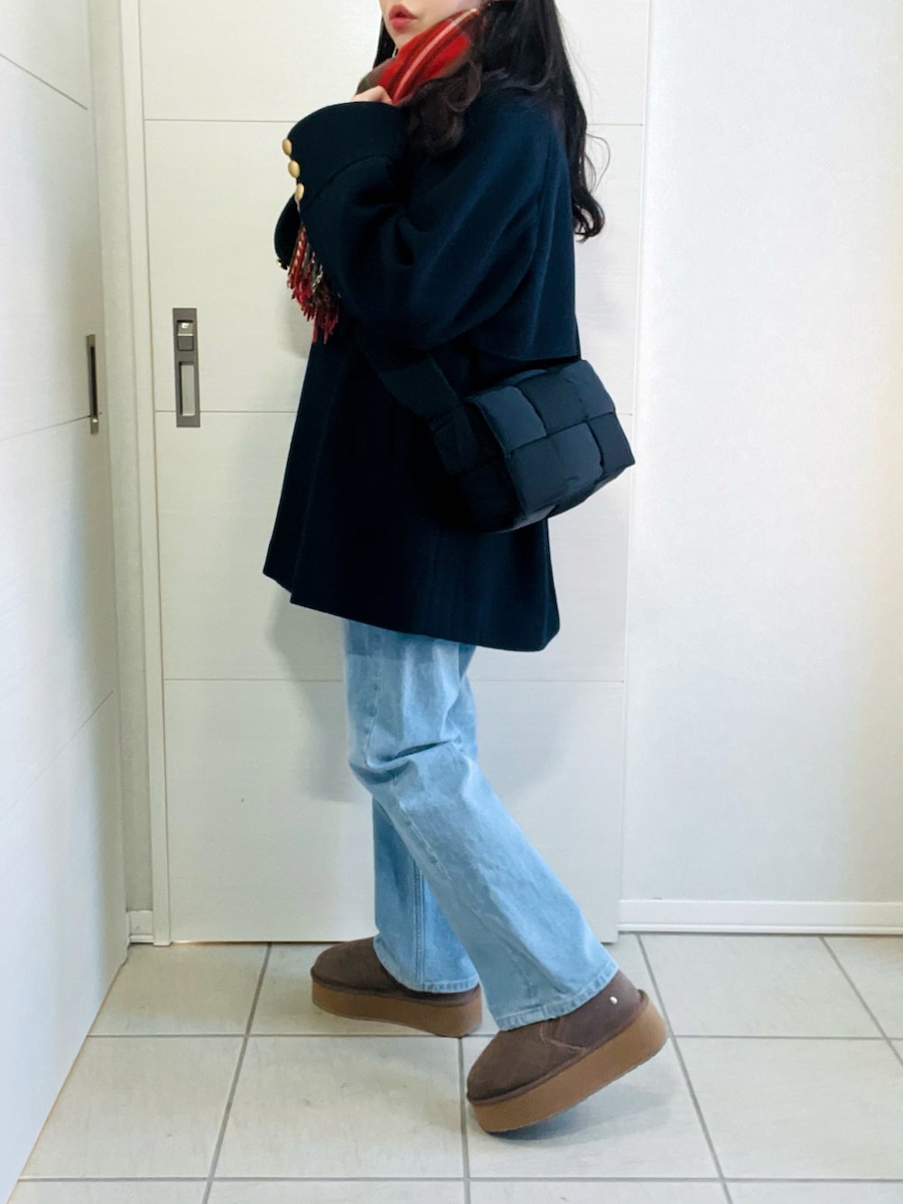 「冬ファッション、冬服、きれいめカジュアル、シンプル、Pコート、オトナ女子、休日スタイル、大人かわいい、低身長コーデ、低身長女子、低身長、冬アウター、オトナカワイイ、マフラー、ムートンブーツ」｜「SHIPSの* 〈手洗い可能〉ウール ライク ジャージー メルトン 2WAY Pコート ◆（ピーコート、ブルー系）」を使った、❁⃘asa❁⃘さん（レディース・150cm）の冬コーディネートの5枚目の写真