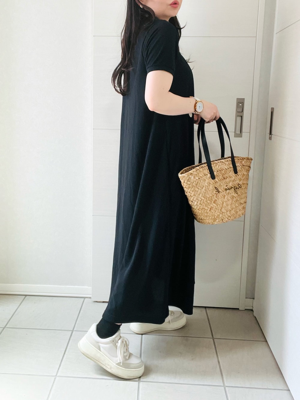 「テーマパークコーデ、リラックススタイル、楽チンコーデ、夏服、ポロシャツワンピース、ポロワンピ、モノトーンコーデ、シンプルコーデ、ワンマイルウェア、低身長、低身長コーデ、低身長女子、GEVACO、夏コーデ」｜「GEVACOの【GEVACO/ゲバコ】ドライタッチポロシャツフレアワンピース（ワンピース、ブラック系）」を使った、❁⃘asa❁⃘さん（レディース・150cm）の夏コーディネートの4枚目の写真