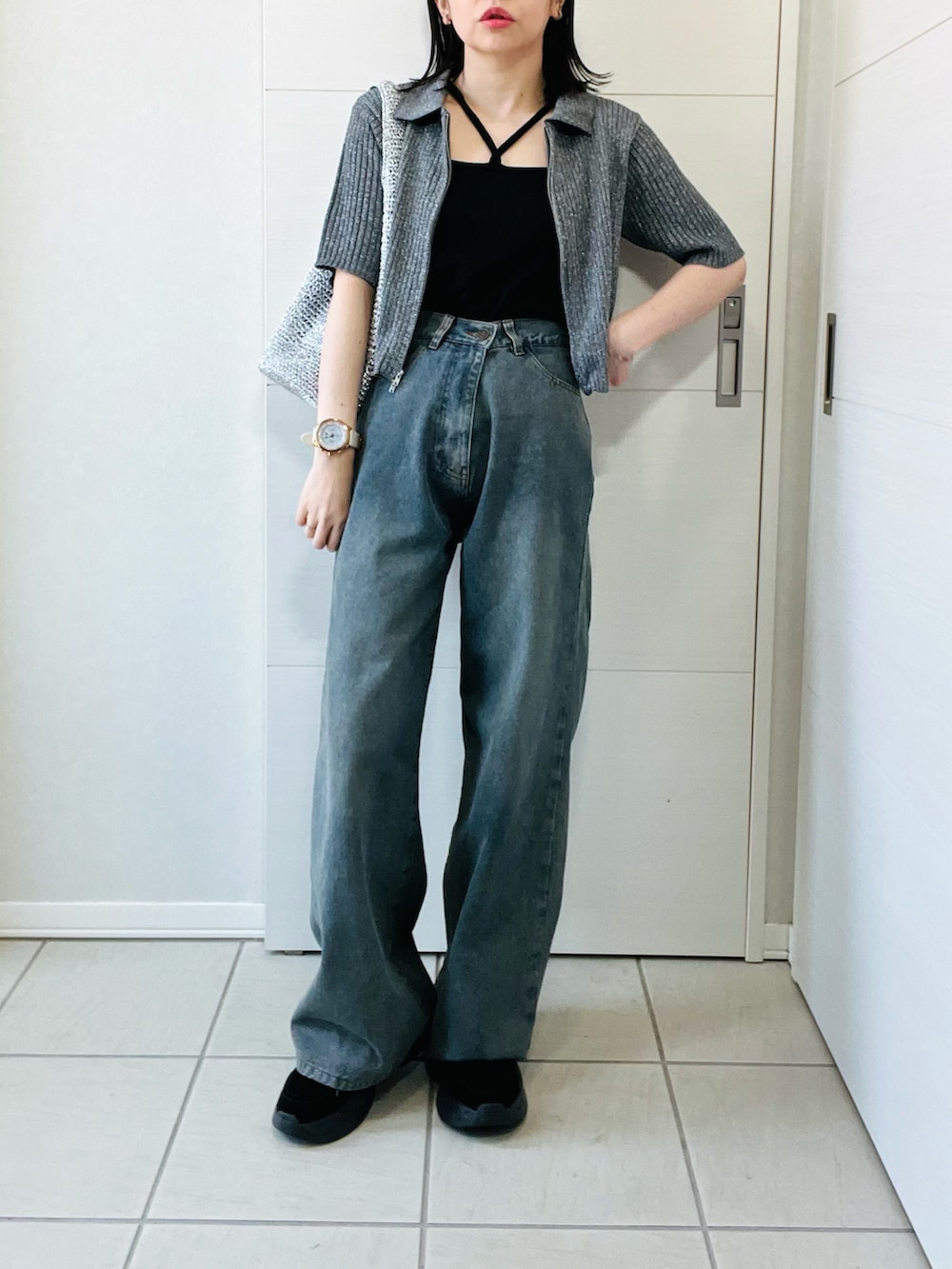 「ワイドパンツ、ヴィンテージライク、半袖ニット、ニットカーディガン、ホルターネック、ホルターキャミソール、シンプルスタイル、低身長、低身長女子、低身長コーデ、tiptop_pocket、tipコーデ、tiptop、ティップトップ」|「tiptopのダブルジップ半袖リブトップス(ニット/セーター、ブラック系)」を使った、❁⃘asa❁⃘さん(レディース・150cm)の春コーディネートの5枚目の写真