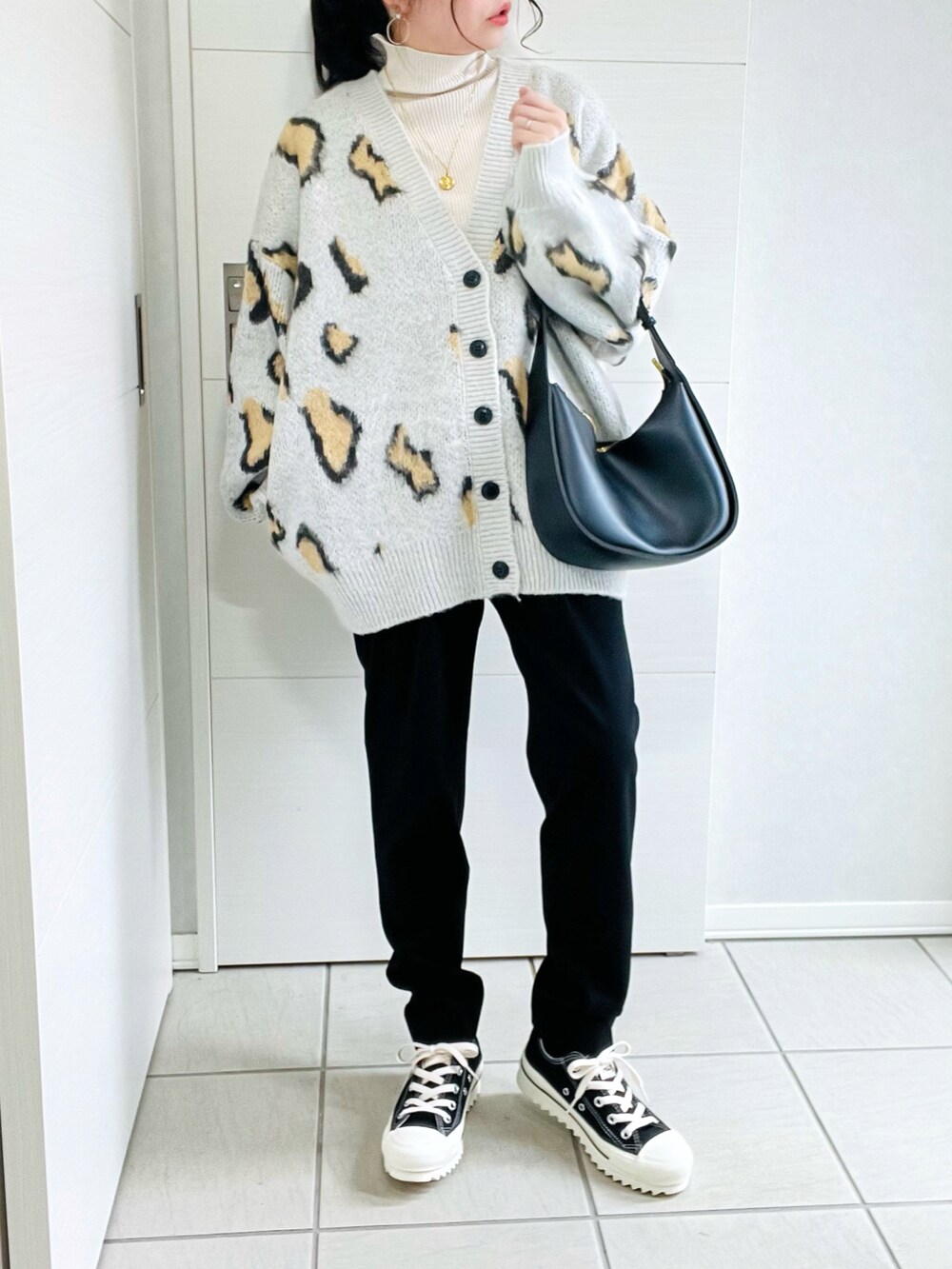 「秋ルック紹介するよ、休日スタイル、秋冬コーデ、ニットカーディガン、dukkah_pr、dukkah_girl、dukkah、大人かわいい、カーディガン、レイヤードスタイル、ゆるコーデ、カジュアル、低身長、低身長女子、低身長コーデ」|「DuKKahのDukkah/【低身長向け】モヘアライクオーバーサイズカーディガン(カーディガン/ボレロ、その他)」を使った、❁⃘asa❁⃘さん(レディース・150cm)の秋コーディネートの4枚目の写真