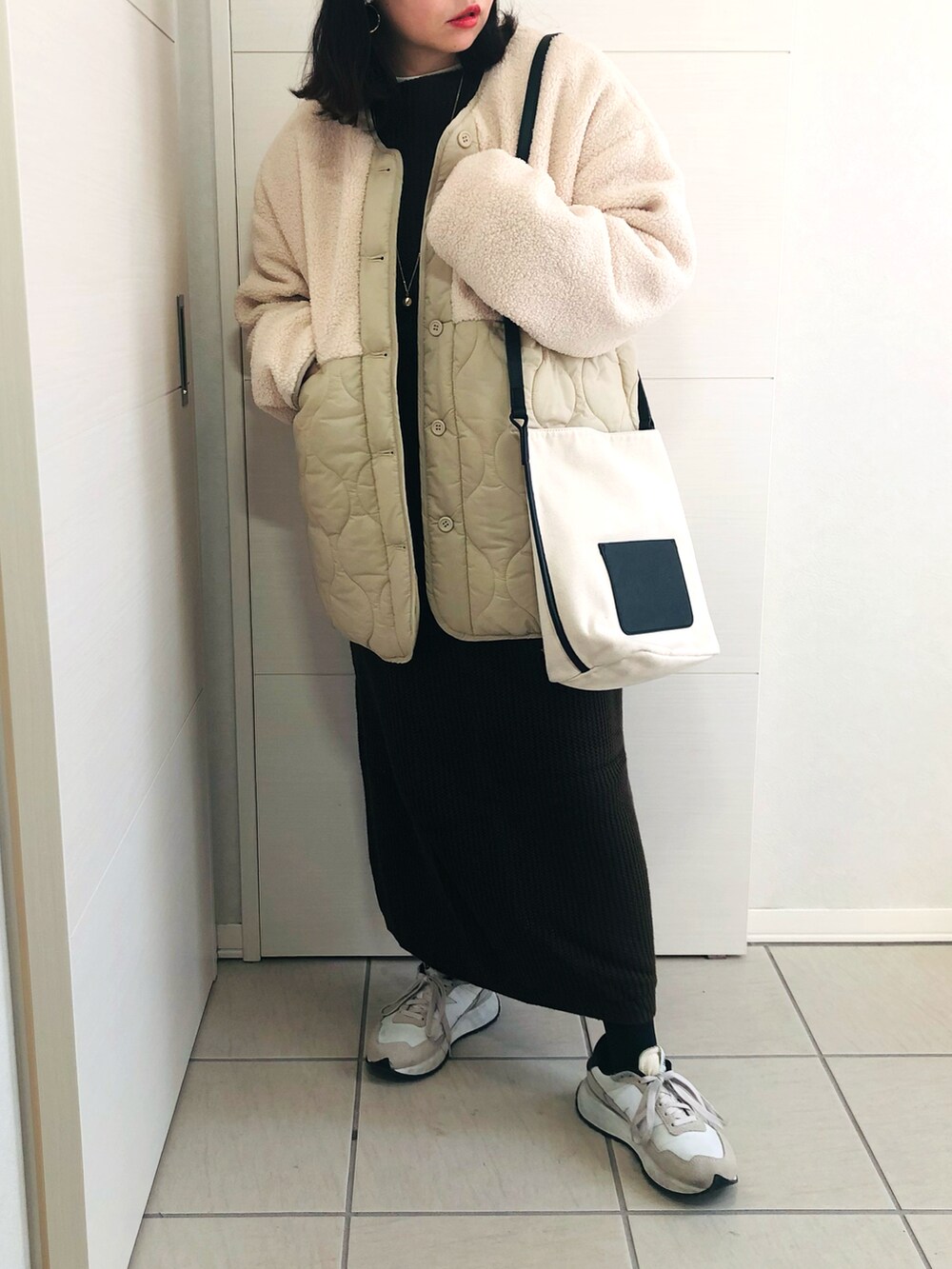 「オトナカジュアル、大人女子、カジュアル、冬コーデ、低身長コーデ、低身長、低身長女子、シンプル、ニットワンピース、urban research lab、アーバンリサーチラボ、キルティングジャケット、ボアジャケット、オトナ女子、シンフルコーデ」｜「UR Lab.のUR Lab.　2WAYボアキルトドッキングブルゾン（その他アウター、ホワイト系）」を使った、❁⃘asa❁⃘さん（レディース・150cm）の冬コーディネートの2枚目の写真