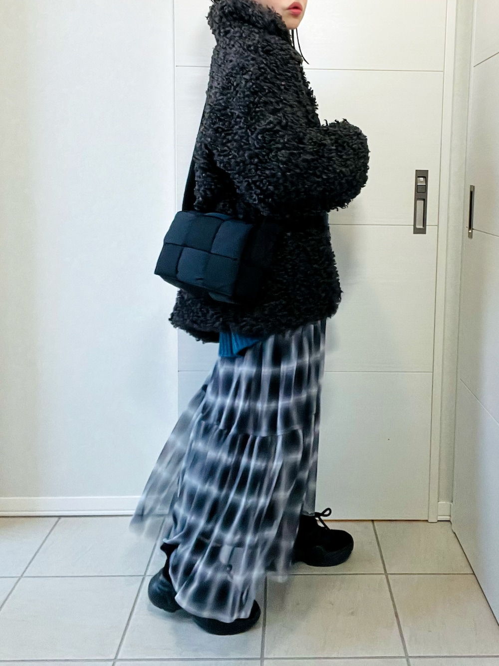 「プチプラ、プードルファー、冬アウター、休日スタイル、チェックスカート、ニット、ゆるコーデ、低身長女子、低身長、低身長コーデ、tiptop_pocket、tiptop、tipコーデ」|「tiptopの【LONG/FREE、丈が選べる2サイズ】プードルファーブルゾン(ブルゾン、グレー系)」を使った、❁⃘asa❁⃘さん(レディース・150cm)の冬コーディネートの4枚目の写真