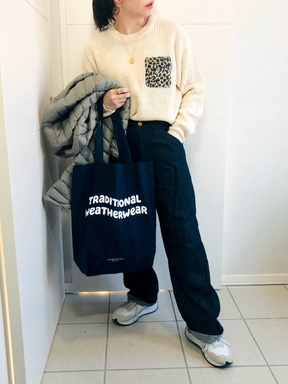 「レオパード、LEE、Traditional Weatherwear、低身長、低身長コーデ、オトナカジュアル、Sonny Label、冬アウター、トラディショナルウェザーウエア、urban research sonny label、TWW、低身長女子、leejapan、CENE」|「Traditional WeatherwearのARKLEY LONG DOWN PACKABLE(ダウンジャケット/コート、グレー系)」を使った、❁⃘asa❁⃘さん(レディース・150cm)の秋コーディネートの3枚目の写真