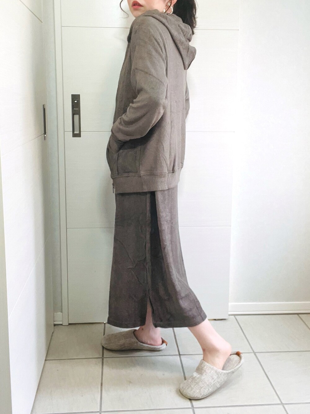 グリーン系のルームウェア/パジャマ、グリーン系のルームウェア/パジャマ、その他のその他を着用したレディースの秋コーディネートの4枚目の写真