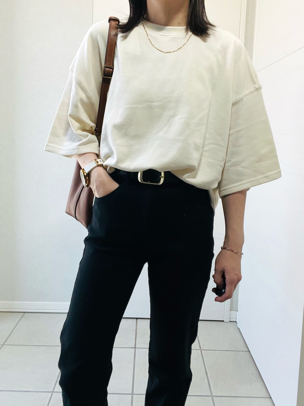 「夏ルックで気分アップ、フレアパンツ、半袖、Tシャツ、シンプルコーデ、低身長、低身長コーデ、低身長女子、Fizz、fizz_zozotown、fizzコーデ」｜「Fizzの【Fizz/フィズ】　ドロップショルダー裏毛半袖Tee（Tシャツ/カットソー、ホワイト系）」を使った、❁⃘asa❁⃘さん（骨格ストレート・レディース・150cm）の夏コーディネートの2枚目の写真