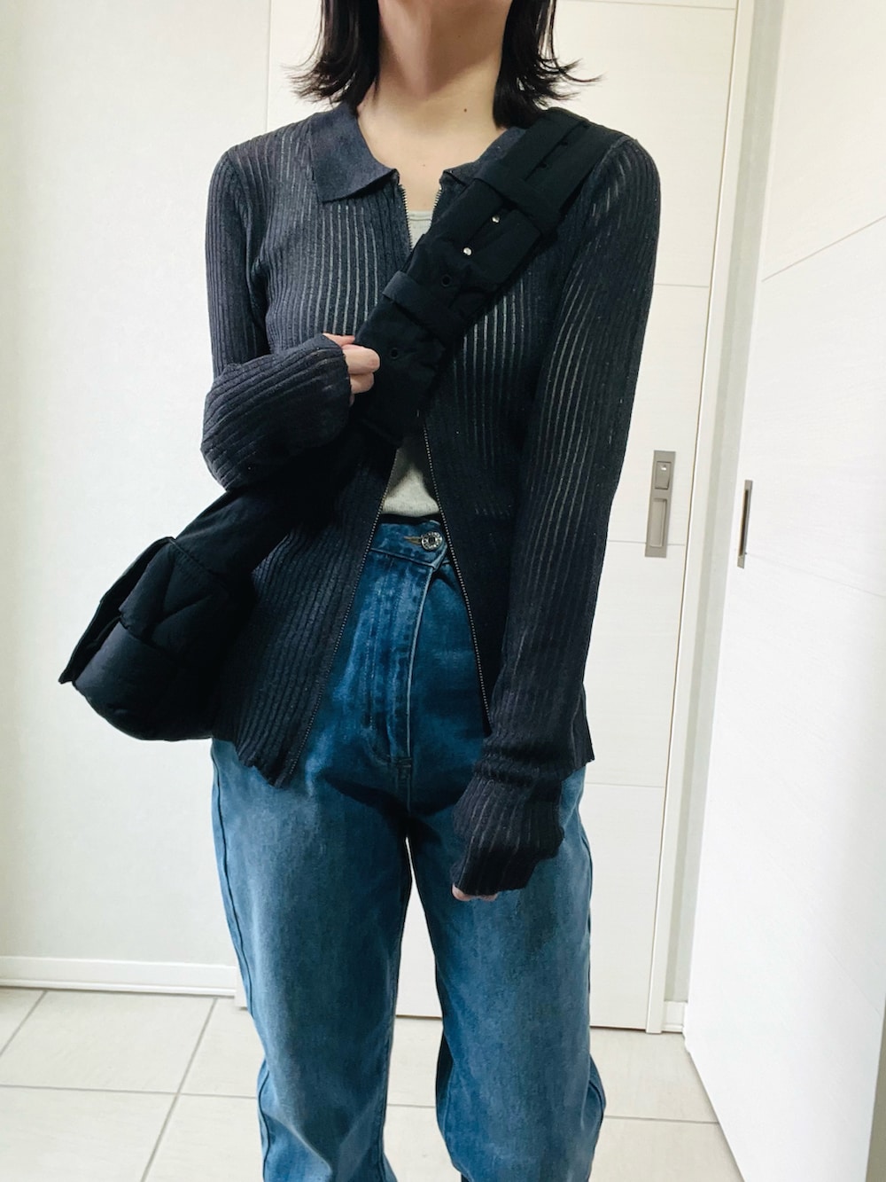 「春めき満開コーデ、春、カーディガン、ラメシアー、シアーカーディガン、デニム、フレアデニム、オトナカジュアル、プチプラ、tiptop_pocket、tiptop、tipコーデ、低身長、低身長コーデ、低身長女子」｜「tiptopの【web限定アイテム】ラメシアー衿付きダブルジップカーディガン（カーディガン/ボレロ、グレー系）」を使った、❁⃘asa❁⃘さん（レディース・150cm）の春コーディネートの2枚目の写真