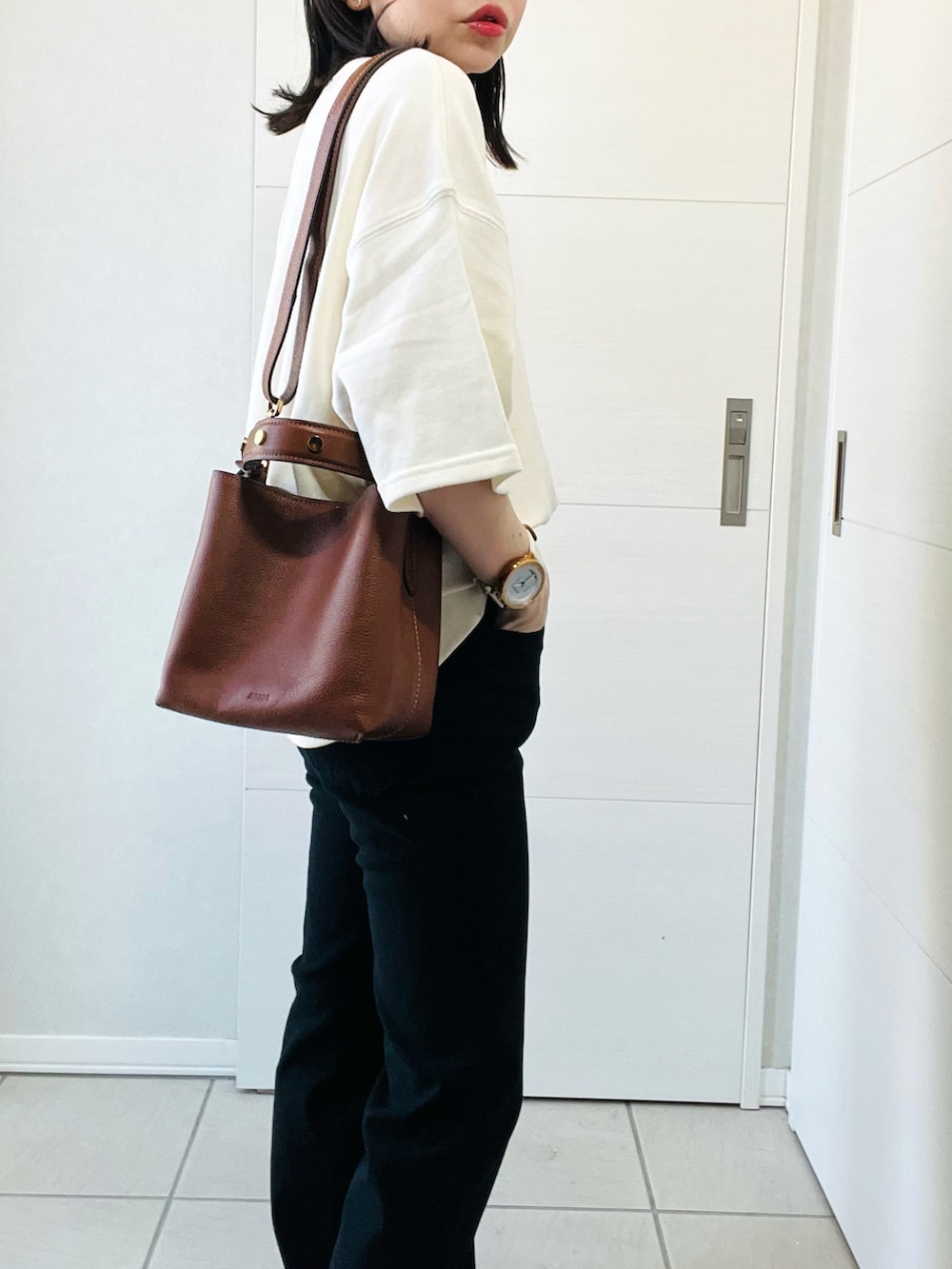 「夏ルックで気分アップ、フレアパンツ、半袖、Tシャツ、シンプルコーデ、低身長、低身長コーデ、低身長女子、Fizz、fizz_zozotown、fizzコーデ」｜「Fizzの【Fizz/フィズ】　ドロップショルダー裏毛半袖Tee（Tシャツ/カットソー、ホワイト系）」を使った、❁⃘asa❁⃘さん（骨格ストレート・レディース・150cm）の夏コーディネートの3枚目の写真