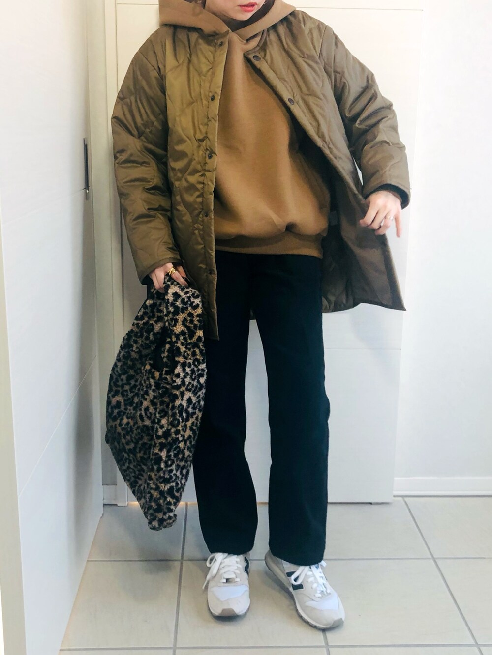 「レオパード、パーカー、New Balance、アーバンリサーチ、冬コーデ、大人カジュアル、休日スタイル、パンツスタイル、低身長、ラフコーデ、URBAN RESEARCH、低身長コーデ、キルトブルゾン、オトナ女子、低身長女子」｜「UR Lab.の【別注】【ユニセックス】Stan Ray×UR Lab.　キルトブルゾン（ブルゾン、ブラウン系）」を使った、❁⃘asa❁⃘さん（レディース・150cm）の冬コーディネートの3枚目の写真