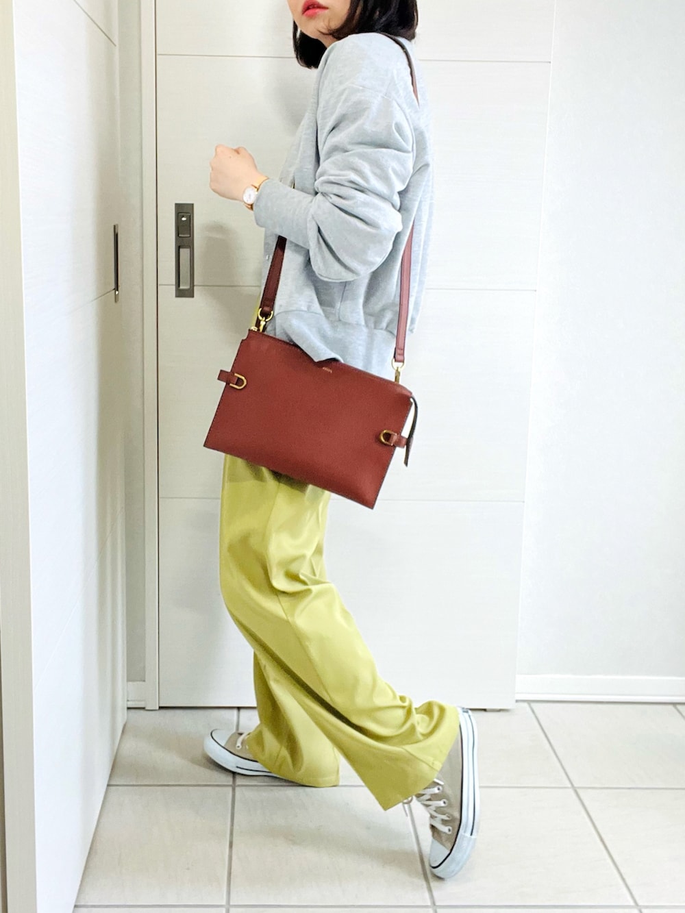 「はじめましてコーデ、オトナカジュアル、パンツスタイル、オトナ女子、カラーパンツ、スラックス、カーディガン、ANGIE VINTAGE、フォッシル、Fossil、FOSSILSTYLE、腕時計、低身長、低身長コーデ、低身長女子」|「recaのボーダービッグプルオーバー(Tシャツ/カットソー、ベージュ系)」を使った、❁⃘asa❁⃘さん(レディース・150cm)の春コーディネートの5枚目の写真