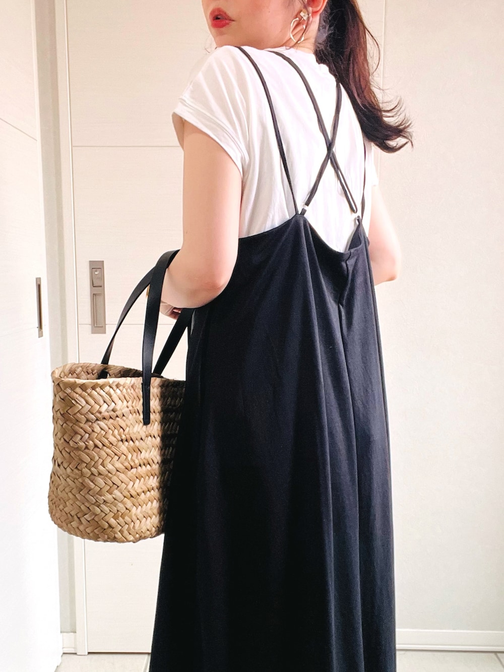 「みんなの白Tフェス、おでかけコーデ、大人女子、シンプルコーデ、シンプル、Fizz、フィズ、キャミワンピ、夏コーデ、プチプラ、かごバッグ、休日スタイル、低身長、低身長コーデ、低身長女子」｜「recaのフレンチスリーブシンプルカットソー（Tシャツ/カットソー、ホワイト系）」を使った、❁⃘asa❁⃘さん（レディース・150cm）の夏コーディネートの2枚目の写真
