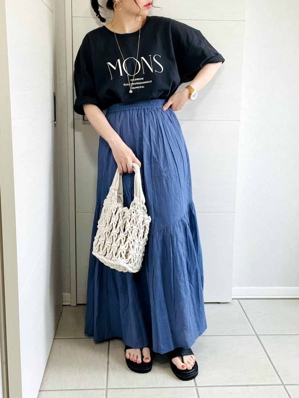 「夏コーデ、urban research sonny label、サニーレーベル、Sonny Label、ロングスカート、シンプルコーデ、大人カジュアル、オトナ女子、カラー×コーデ、着回しコーデ、低身長、低身長コーデ、低身長女子、ロゴT、Tシャツ」|「DISCOATのMONSプリントTシャツ(Tシャツ/カットソー、グレー系)」を使った、❁⃘asa❁⃘さん(レディース・150cm)の夏コーディネートの2枚目の写真