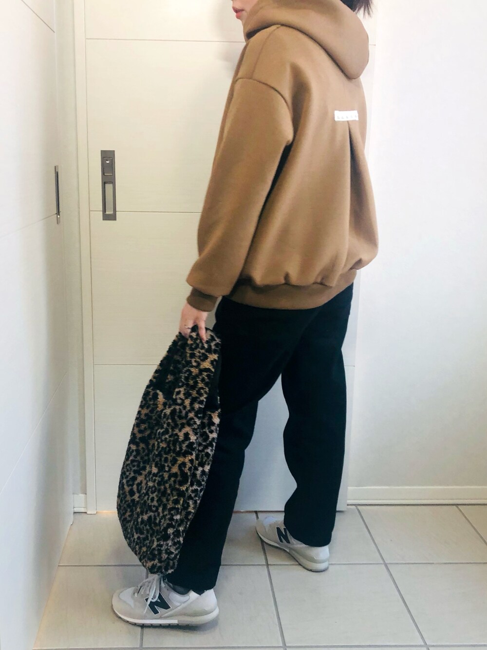 「レオパード、パーカー、New Balance、アーバンリサーチ、冬コーデ、大人カジュアル、休日スタイル、パンツスタイル、低身長、ラフコーデ、URBAN RESEARCH、低身長コーデ、キルトブルゾン、オトナ女子、低身長女子」｜「UR Lab.の【別注】【ユニセックス】Stan Ray×UR Lab.　キルトブルゾン（ブルゾン、ブラウン系）」を使った、❁⃘asa❁⃘さん（レディース・150cm）の冬コーディネートの4枚目の写真