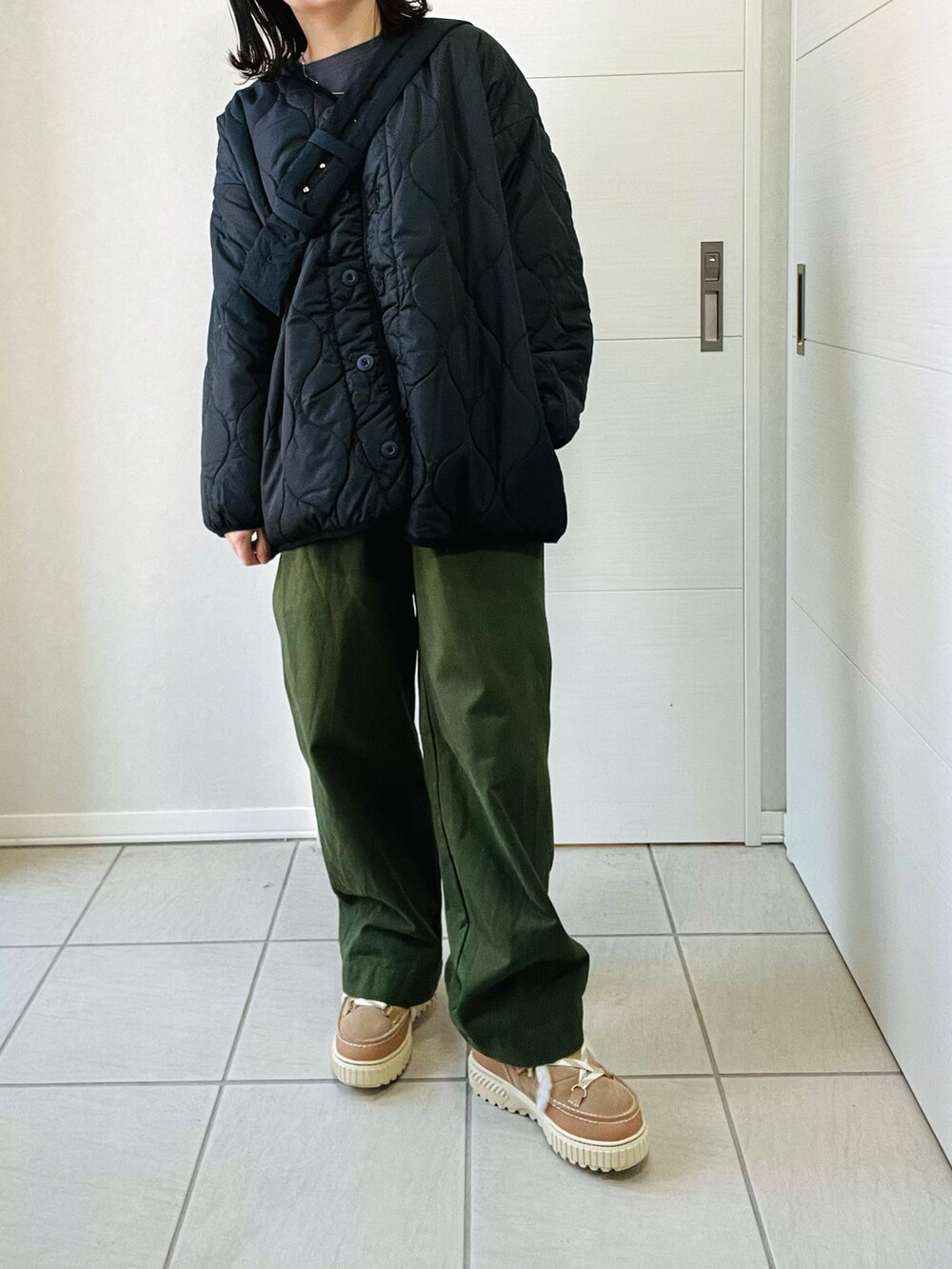 「クリスマスに着たい服、最近のいい感じコーデ、休日スタイル、キルティングジャケット、ブーツスタイル、ベイカーパンツ、スノーブーツ、Fizz、fizz_zozotown、フィズ、低身長、低身長コーデ、低身長女子」｜「Fizzの【Fizz/フィズ】　ウェーブキルトノーカラージャケット（ノーカラージャケット、ブラック系）」を使った、❁⃘asa❁⃘さん（レディース・150cm）の冬コーディネートの2枚目の写真