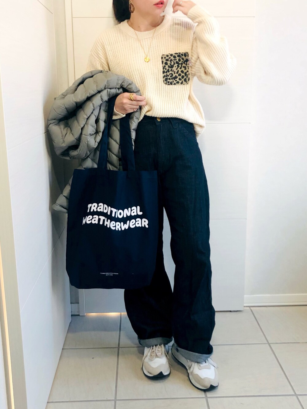 「レオパード、LEE、Traditional Weatherwear、低身長、低身長コーデ、オトナカジュアル、Sonny Label、冬アウター、トラディショナルウェザーウエア、urban research sonny label、TWW、低身長女子、leejapan、CENE」|「Traditional WeatherwearのARKLEY LONG DOWN PACKABLE(ダウンジャケット/コート、グレー系)」を使った、❁⃘asa❁⃘さん(レディース・150cm)の秋コーディネートの2枚目の写真