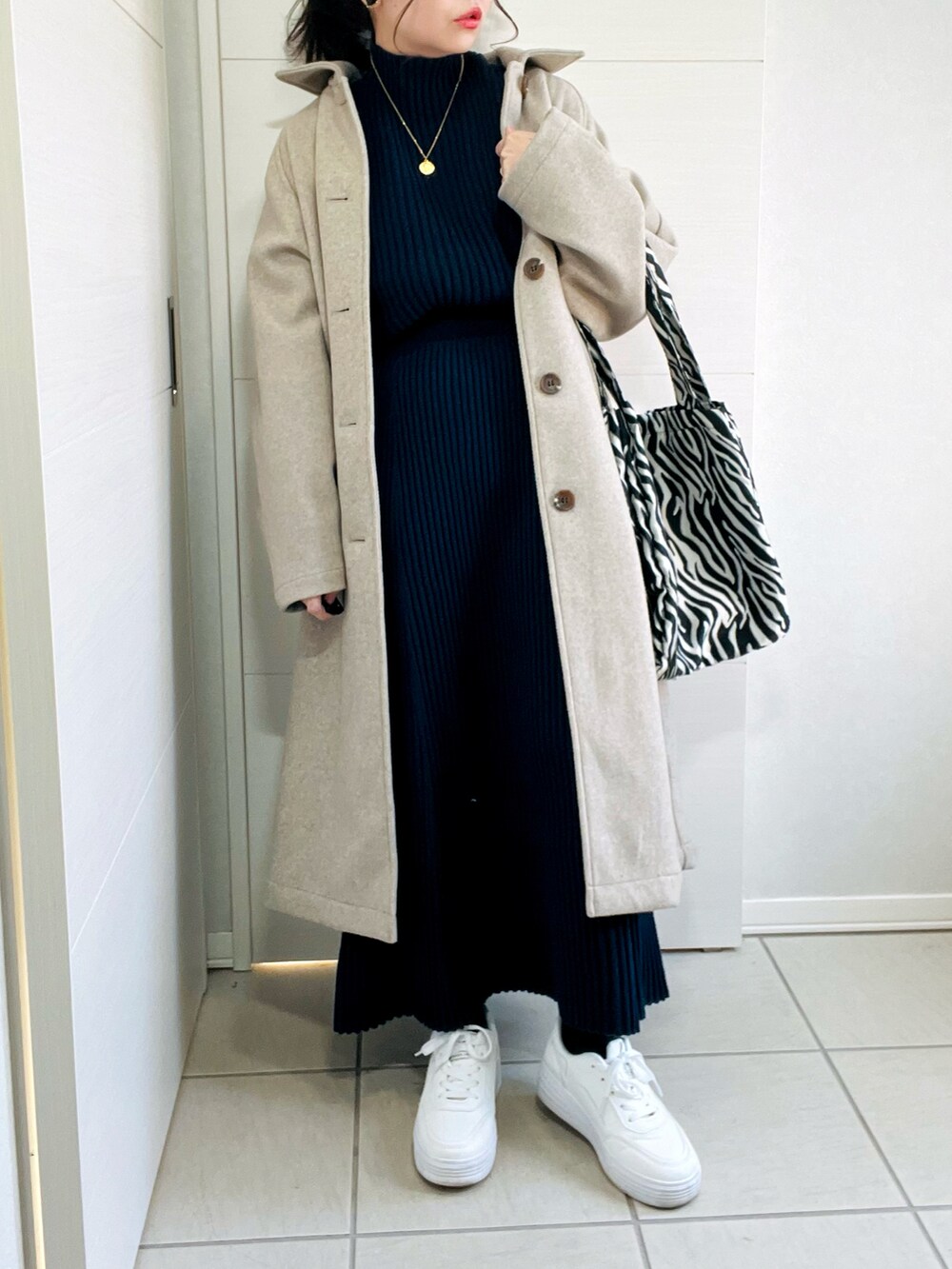「大人カジュアル、冬コーデ、アウター、ステンカラーコート、ニットアップ、セットアップ、リノーム、renorm、renorm_official、ANGIE VINTAGE、アンジーヴィンテージ、オトナ女子、低身長、低身長コーデ、低身長女子」｜「ANGIEのウールライクステンカラーコート（ステンカラーコート、ベージュ系）」を使った、❁⃘asa❁⃘さん（レディース・150cm）の秋コーディネートの4枚目の写真