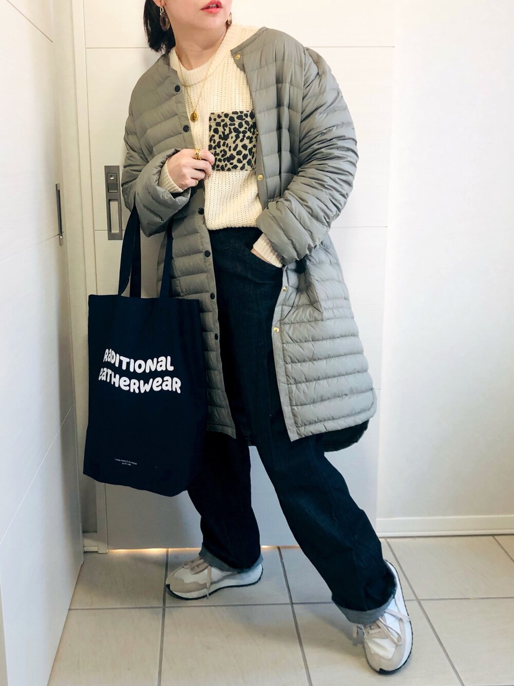 「レオパード、LEE、Traditional Weatherwear、低身長、低身長コーデ、オトナカジュアル、Sonny Label、冬アウター、トラディショナルウェザーウエア、urban research sonny label、TWW、低身長女子、leejapan、CENE」|「Traditional WeatherwearのARKLEY LONG DOWN PACKABLE(ダウンジャケット/コート、グレー系)」を使った、❁⃘asa❁⃘さん(レディース・150cm)の秋コーディネートの4枚目の写真