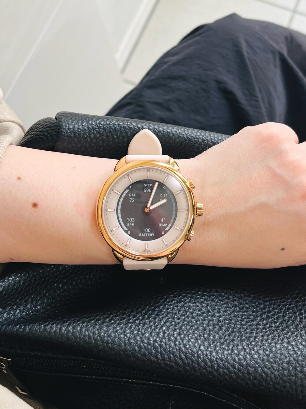 「春服デビュー宣言、フォッシル、Fossil、FOSSILSTYLE、tiptop、tiptop_pocket、tipコーデ、Fizz、fizz_zozotown、フィズ、ミリタリー、春アウター、低身長、低身長コーデ、低身長女子」|「Fizzの【Fizz/フィズ】 フェイクスエードスタジャン(スタジャン、ベージュ系)」を使った、❁⃘asa❁⃘さん(レディース・150cm)の春コーディネートの3枚目の写真