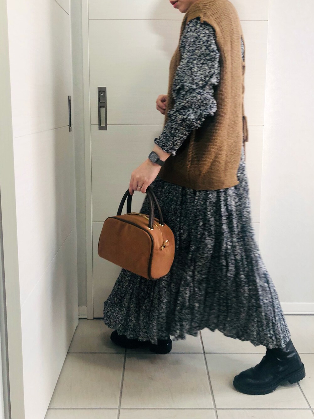 レディースの秋コーディネートの2枚目の写真