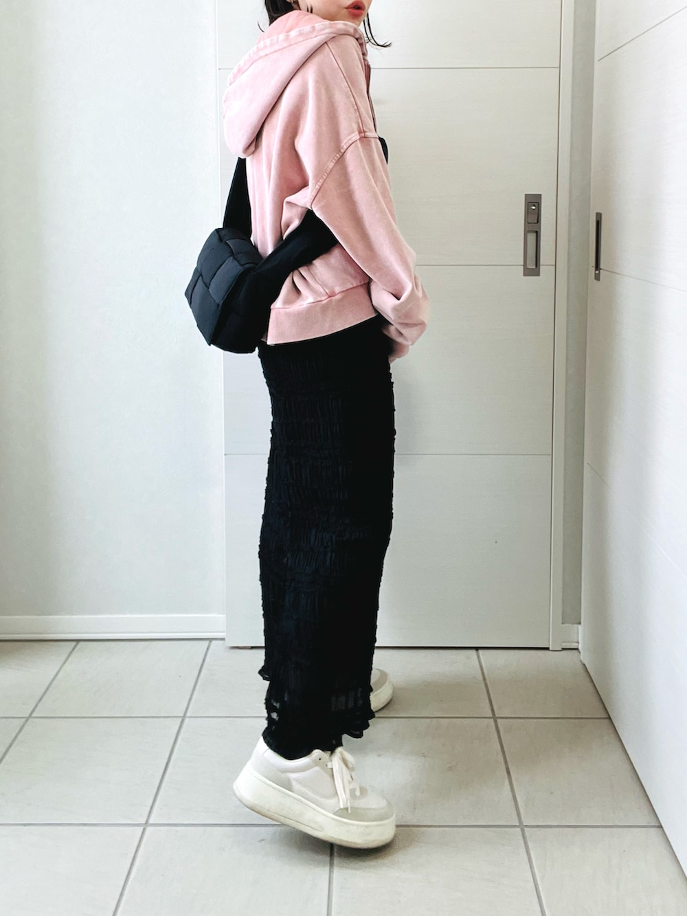 「春色、ピンク、春服、休日スタイル、パーカー、tiptop_pocket、tipコーデ、春、スカート、スニーカー、低身長、低身長コーデ、低身長女子」｜「tiptopのヴィンテージ加工ダブルジップパーカー（パーカー、ピンク系）」を使った、❁⃘asa❁⃘さん（レディース・150cm）の冬コーディネートの5枚目の写真