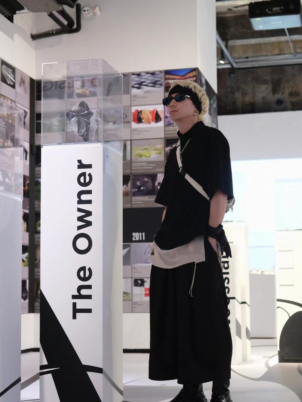 「ootd」｜「Yohji Yamamotoのアイテム（トップス、ブラック系）」を使った、秦然さん（メンズ・175cm）の夏コーディネートの3枚目の写真