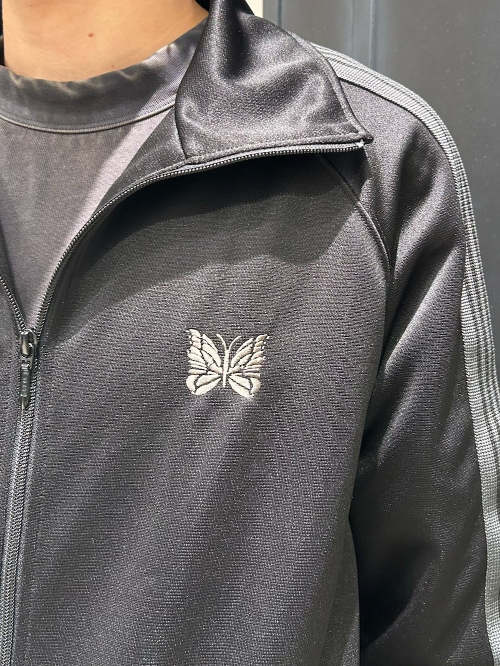 その他のその他パンツを着用したメンズの春コーディネートの4枚目の写真