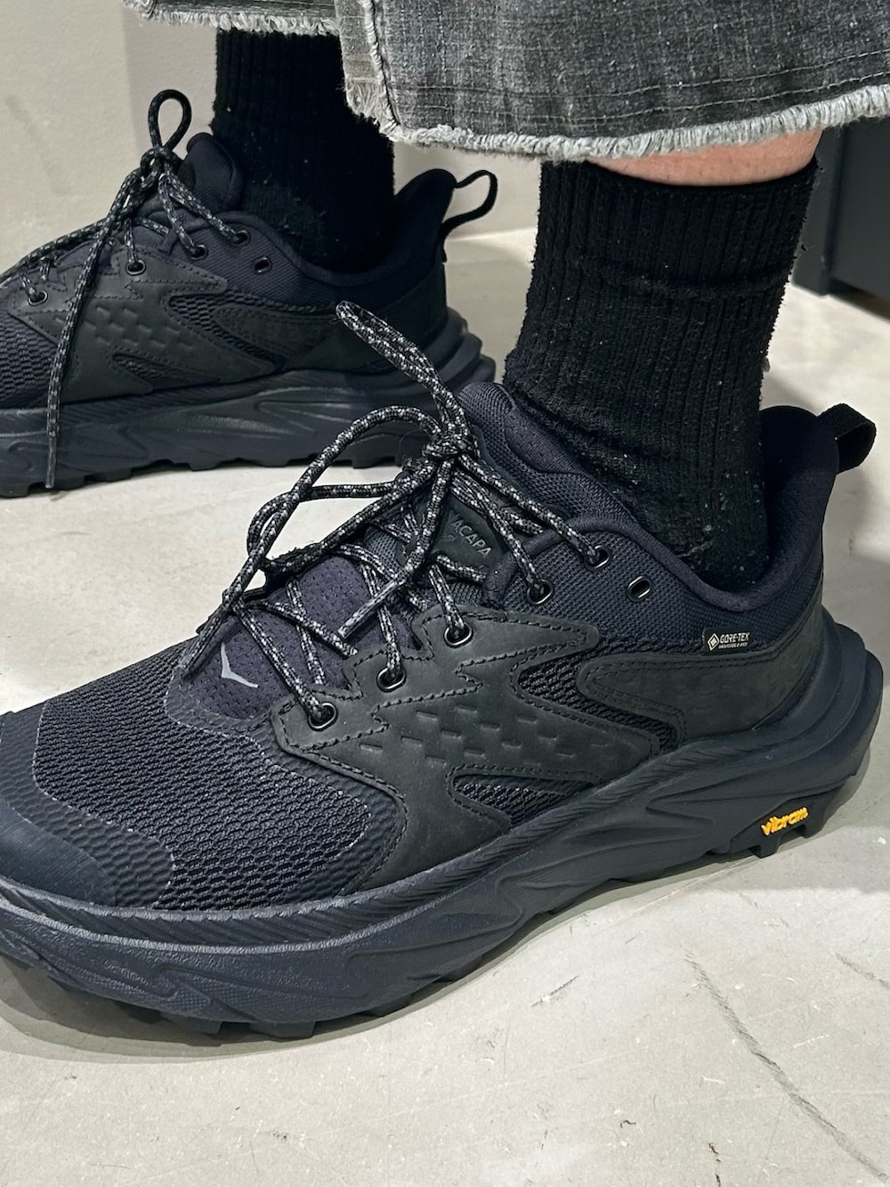 その他のその他パンツを着用したメンズの春コーディネートの7枚目の写真