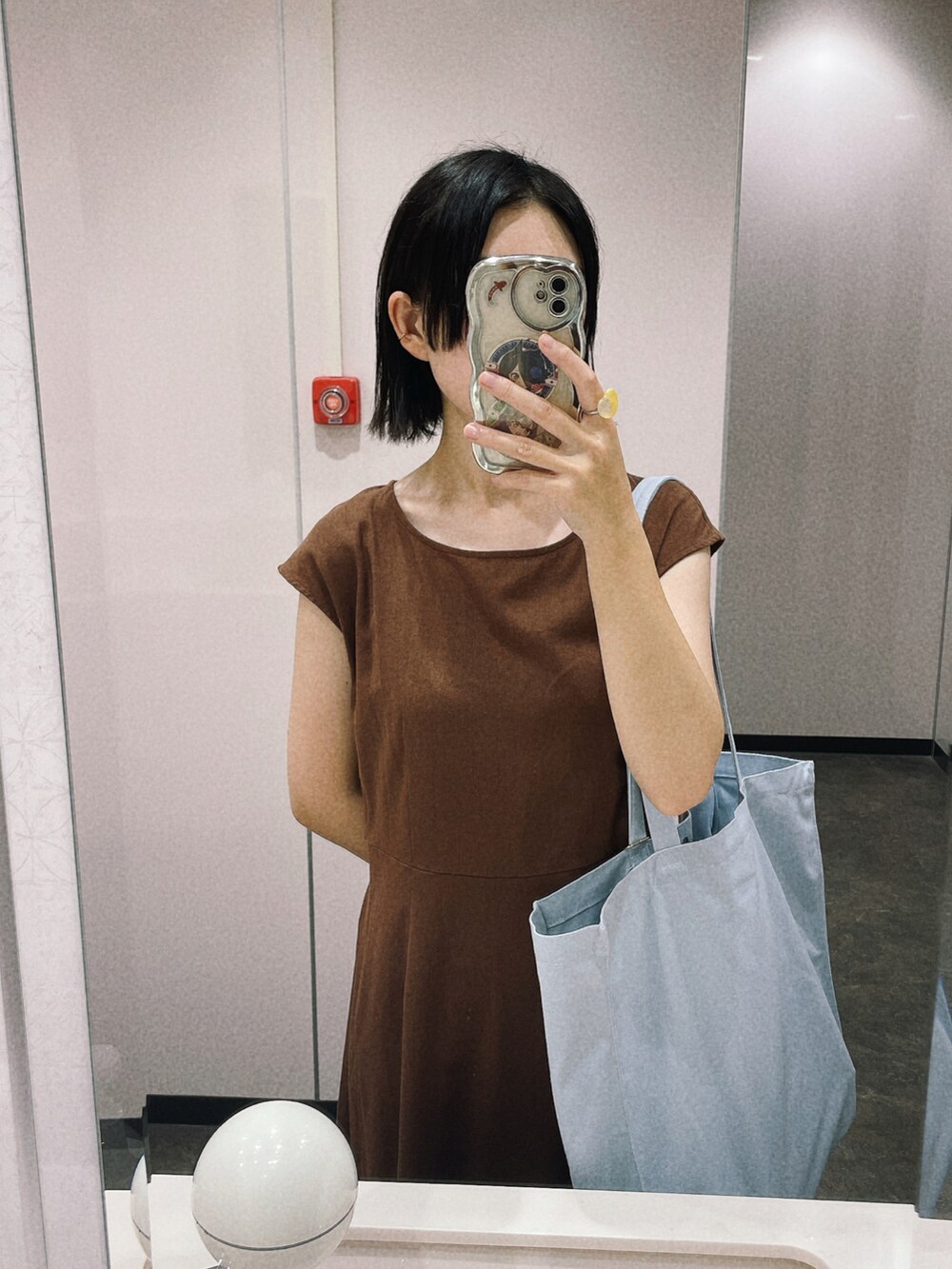 「シンプル、低身長女子、秋、秋色、ブラウン、ワンピース、オタ活」｜「KOBE LETTUCEのバックオープンフレンチスリーブロングワンピース（ワンピース、ブラウン系）」を使った、mmi⚘さん（レディース・153cm）の秋コーディネートの2枚目の写真