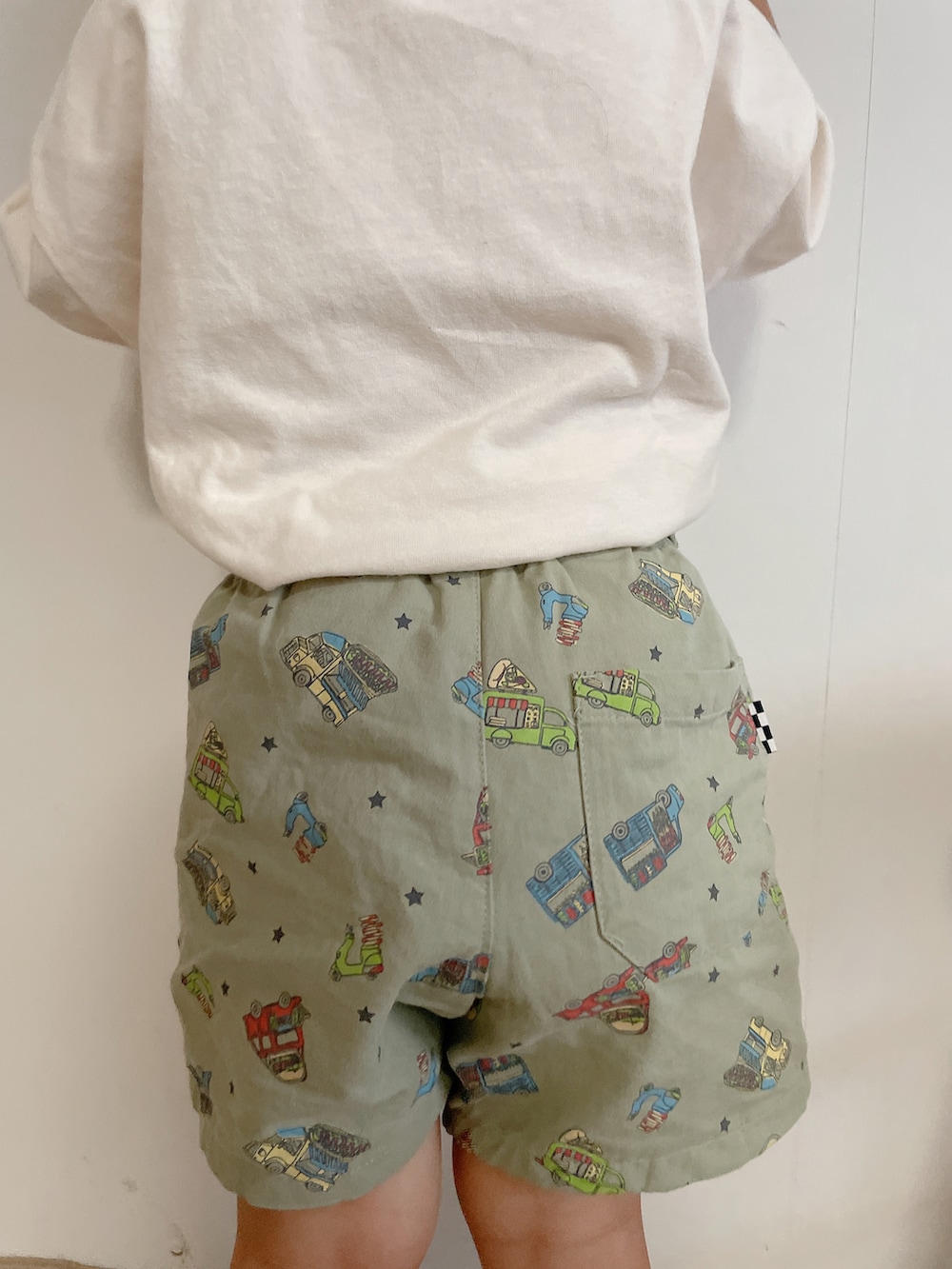 「BREEZE」｜「BREEZEのWEB限定 総柄ハーフパンツ（その他パンツ、グリーン系）」を使った、yumi.さん（キッズ・90cm）の夏コーディネートの3枚目の写真