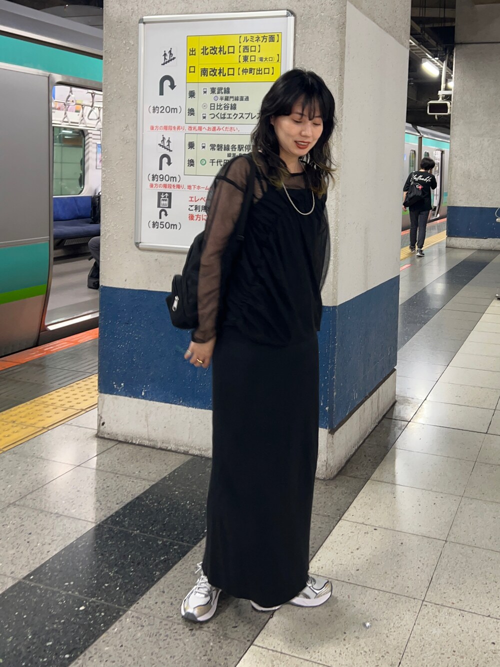 ステージコーデ TOKUMURA_161cm(SHENERY有楽町店)｜ASICSのスニーカーを使った