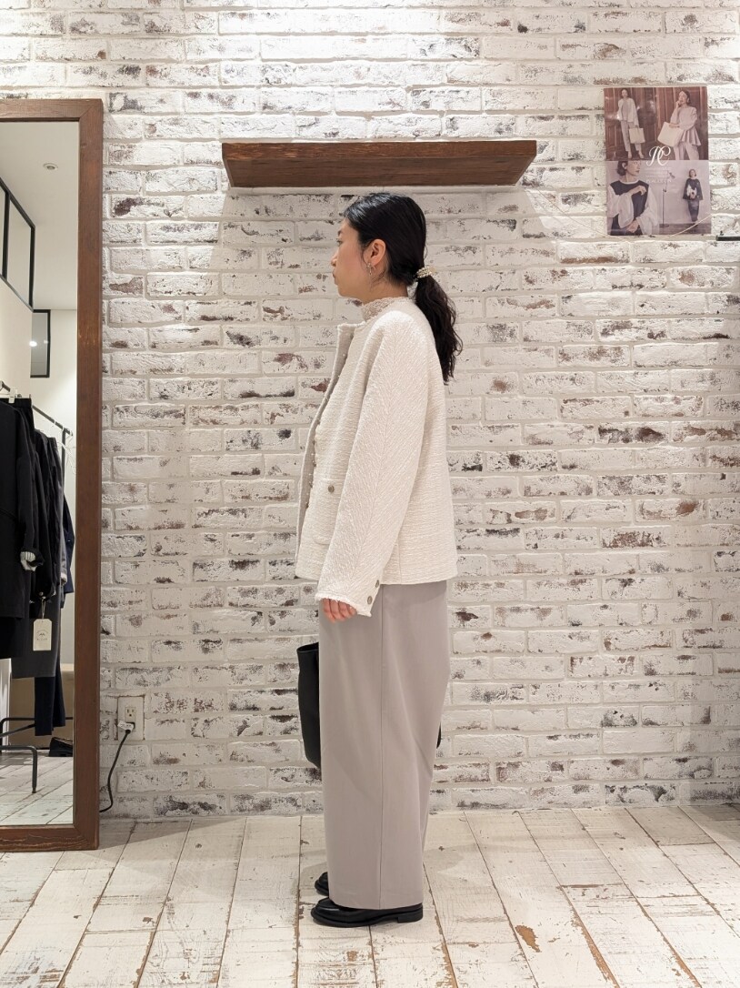 「大人コーデ、キレイめコーデ、オトナ女子、きれいめコーデ、ピュアルセシン、セレモニー、セレモニーコーデ、セレモニースタイル、セレモニー服、入卒園式コーデ、入卒園コーデ、お呼ばれスタイル、お呼ばれコーデ、お呼ばれコーディネート」｜「PUAL CE CINのスラブツイード ノーカラージャケット（ノーカラージャケット、ホワイト系）」を使った、masumoさん（レディース・155cm）の春コーディネートの3枚目の写真