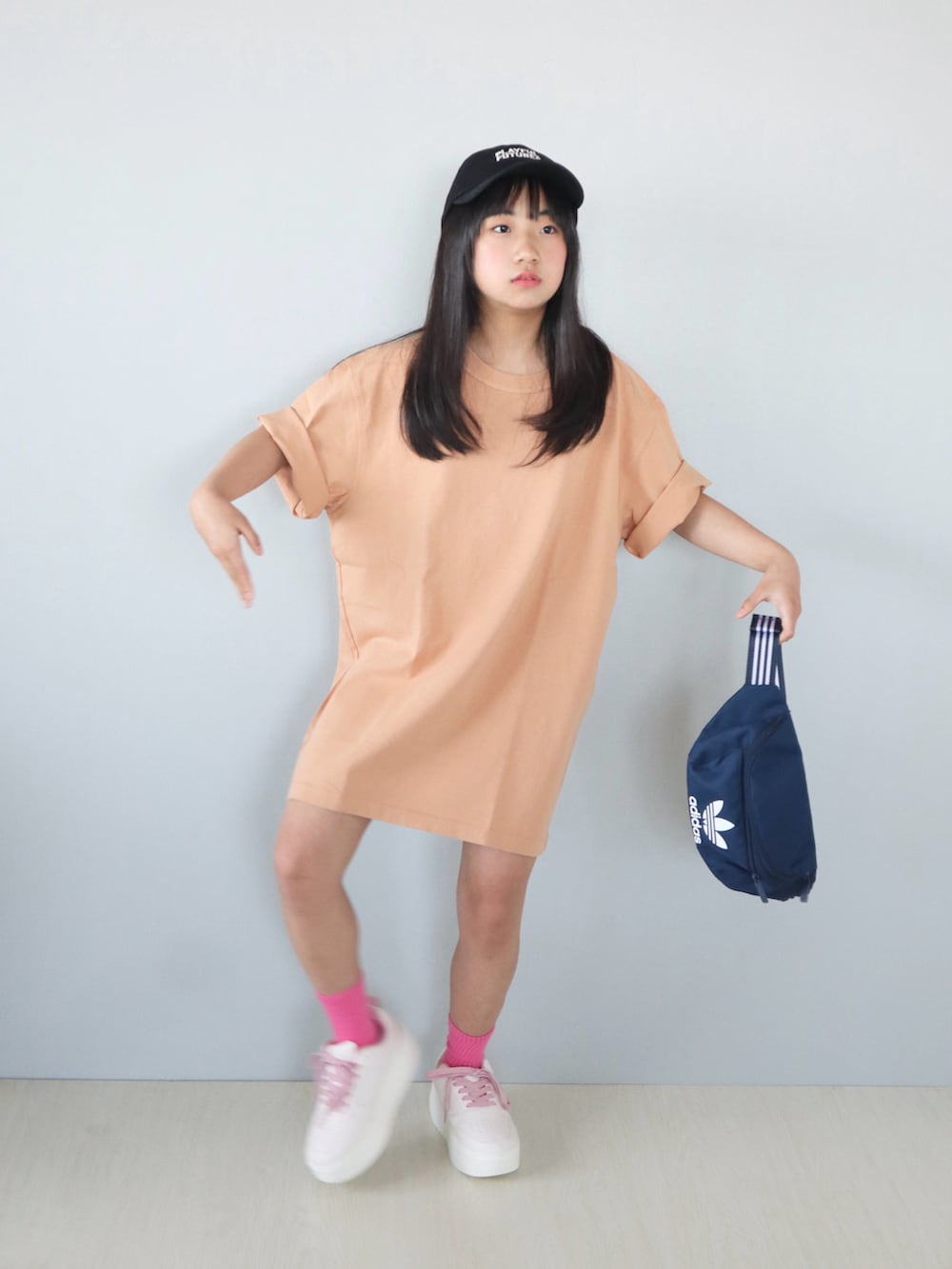 Nenene｜adidasのボディバッグ/ウエストポーチを使ったコーディネート