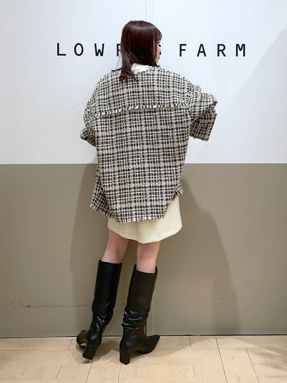 「ロンT、着痩せ・細見え、モテ、カジュアル、公認インフルエンサー_LOWRYS FARM、大人女子カジュアル_LOWRYS FARM、LOWRYS FARM、ジャケット、スカート、ミニスカート、秋コーデ、デート/ロマンティック」｜「LOWRYS FARMのカコウプリントＴシャツロングスリーブ　191260（Tシャツ/カットソー、ホワイト系）」を使った、moeさん（レディース・158cm）の夏コーディネートの3枚目の写真