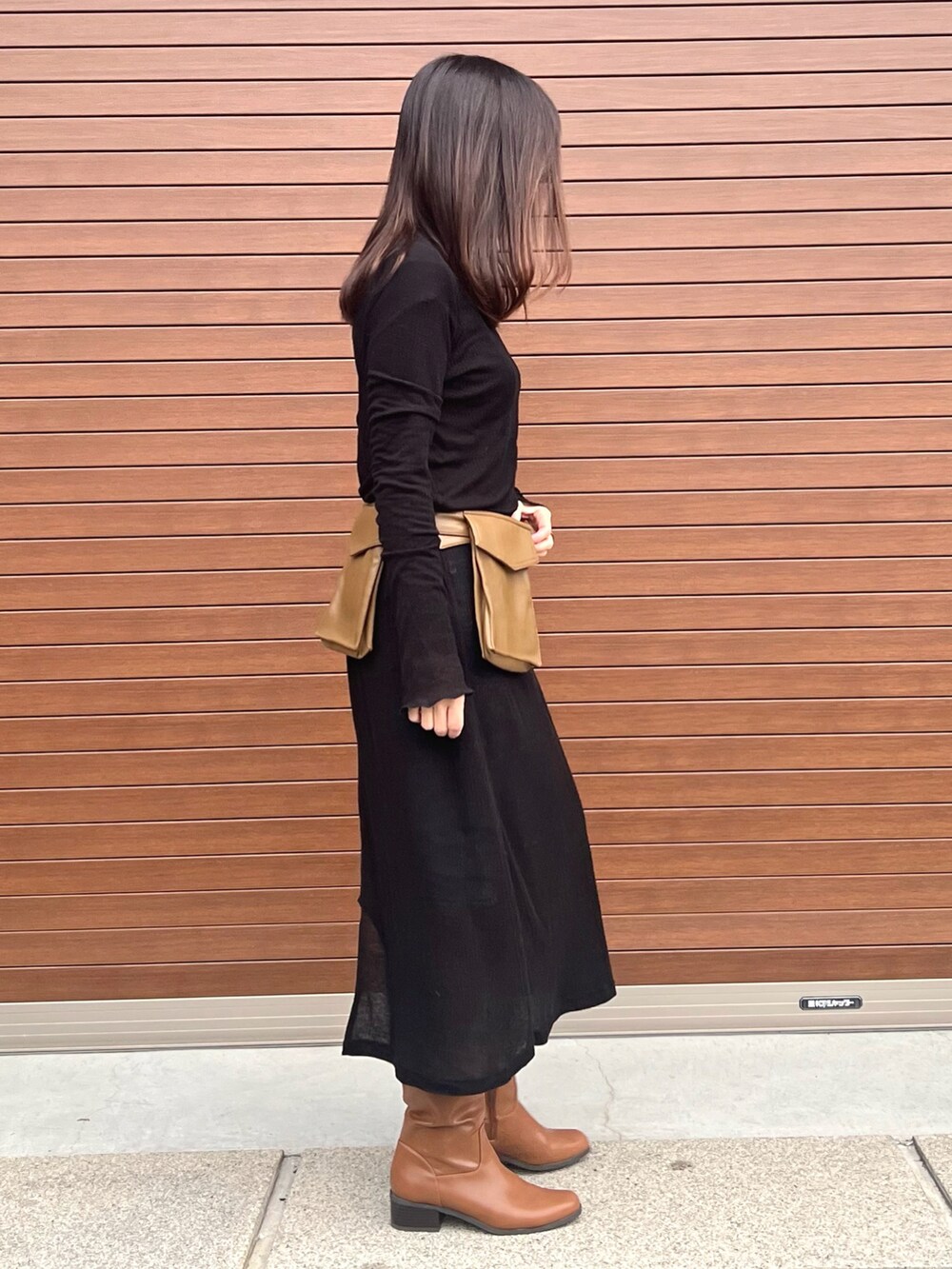 「おたんび」｜「クチュームのアイテム（ワンピース、ブラック系）」を使った、haruさん（レディース・159cm）の冬コーディネートの3枚目の写真