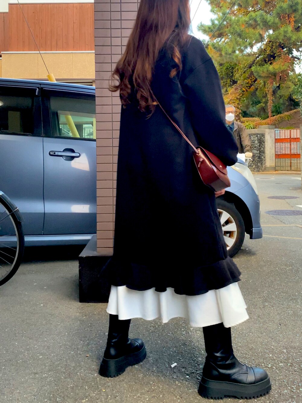 「ワンピース、ブーツ、シンプル、オーバーオール、SLY、プチプラコーデ、黒コーデ、ワンピースシャツ、低身長女子、gu×undercover」｜「GUのGU x Undercover コラボのワンピース（スカート、ブラック系）」を使った、Birdy Pさん（レディース・152cm）の秋コーディネートの5枚目の写真