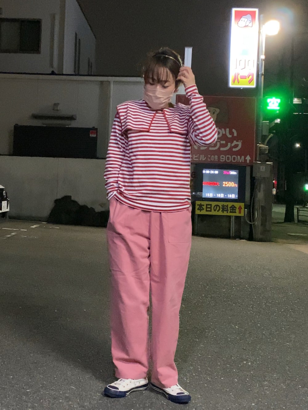 「ピンク、ピンクパンツ、休日スタイル、ゆるコーデ、春夏コーデ、パンツスタイル、低身長コーデ、カラーコーデ」｜「Samansa Mos2の２タックストレートパンツ（その他パンツ、ピンク系）」を使った、Birdy Pさん（レディース・152cm）の春コーディネートの4枚目の写真