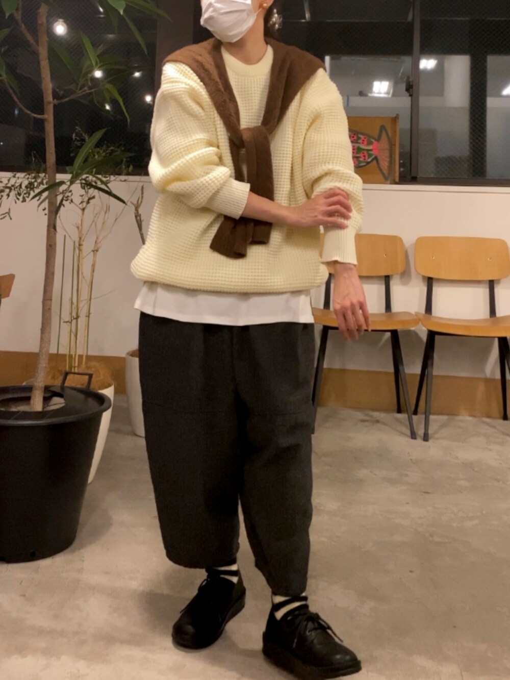 「休日コーデ、オトナ女子、ゆったりコーデ、低身長コーデ、ブラウンコーデ、モード、おしゃれさんと繋がりたい、社会人、休日スタイル」｜「Green　Parksのアイテム（トップス、ホワイト系）」を使った、Birdy Pさん（レディース・152cm）の冬コーディネートの2枚目の写真